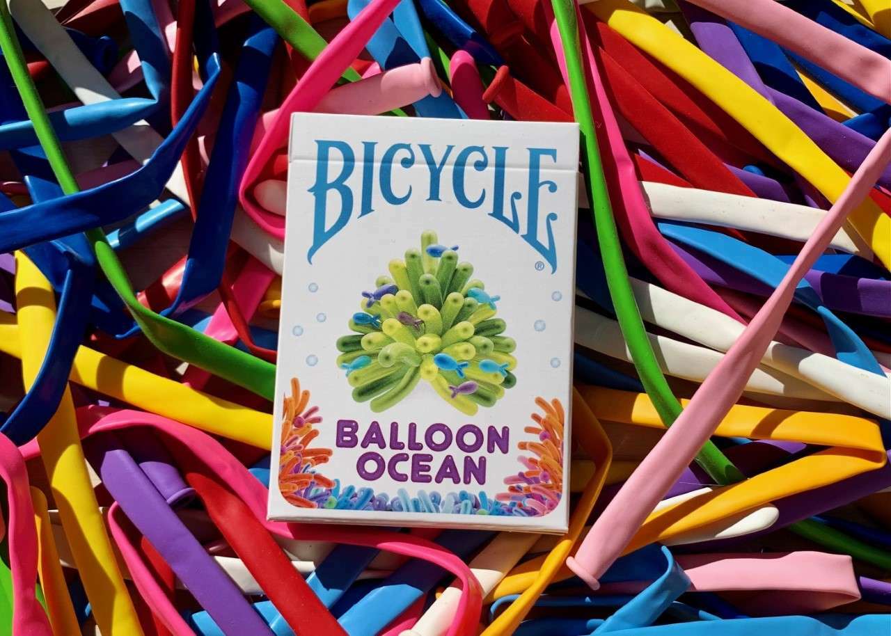 Balloon Ocean Gilded Bicycle Playing Cards - Image 3