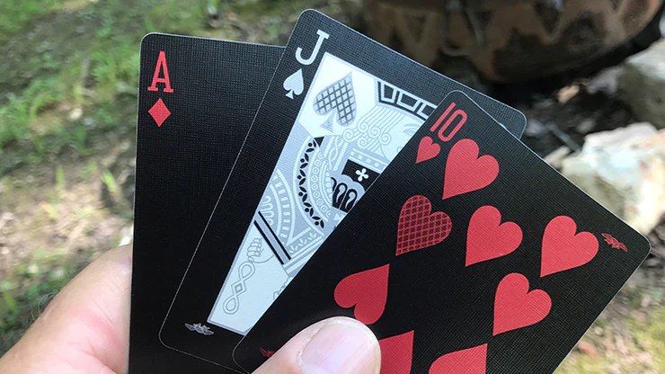 Bee Silver Stinger Playing Cards - Image 2