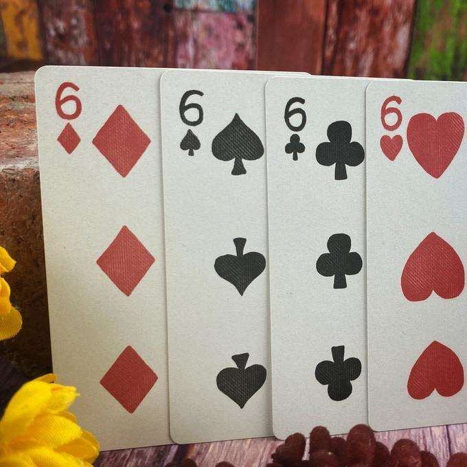 Broken Crowns Playing Cards USPCC - Image 2