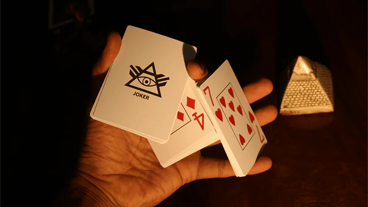 Cairo Casino Plastic Playing Cards Cartamundi - Image 3