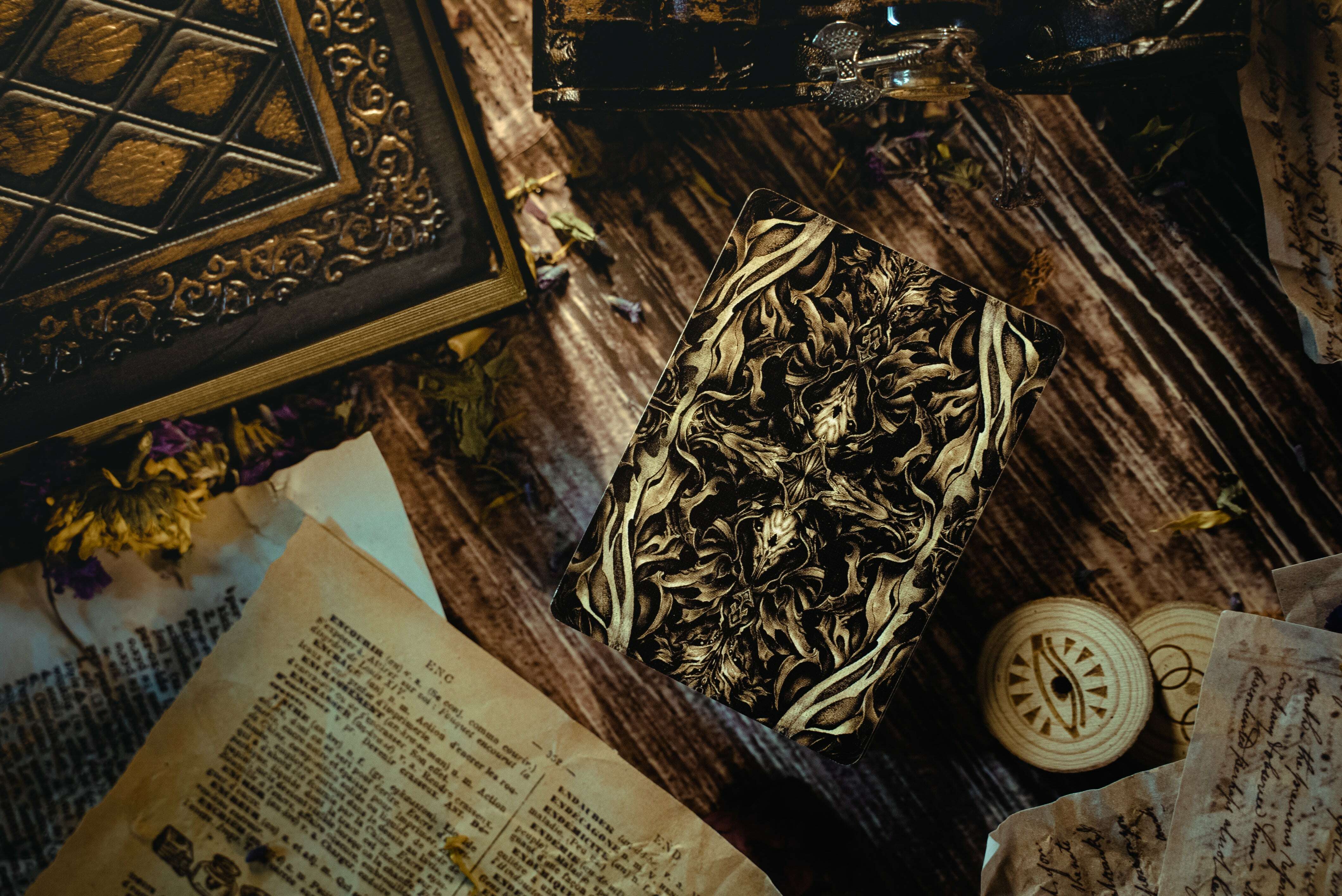 Demon Gigantic Playing Cards - Image 2