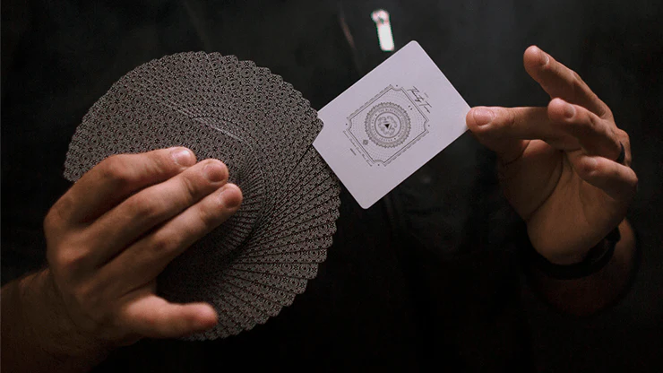 Gambler's Borderless Black Playing Cards USPCC - Image 4
