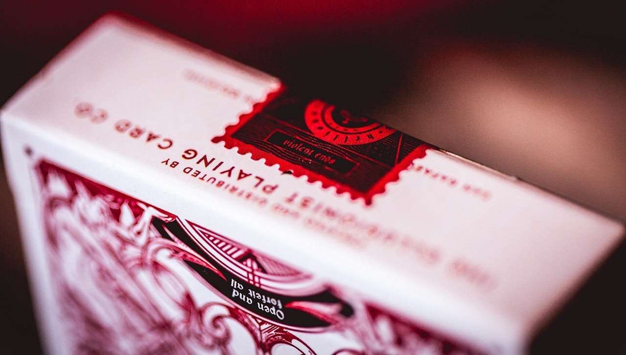 Hellions Red Playing Cards Cartamundi - Image 8