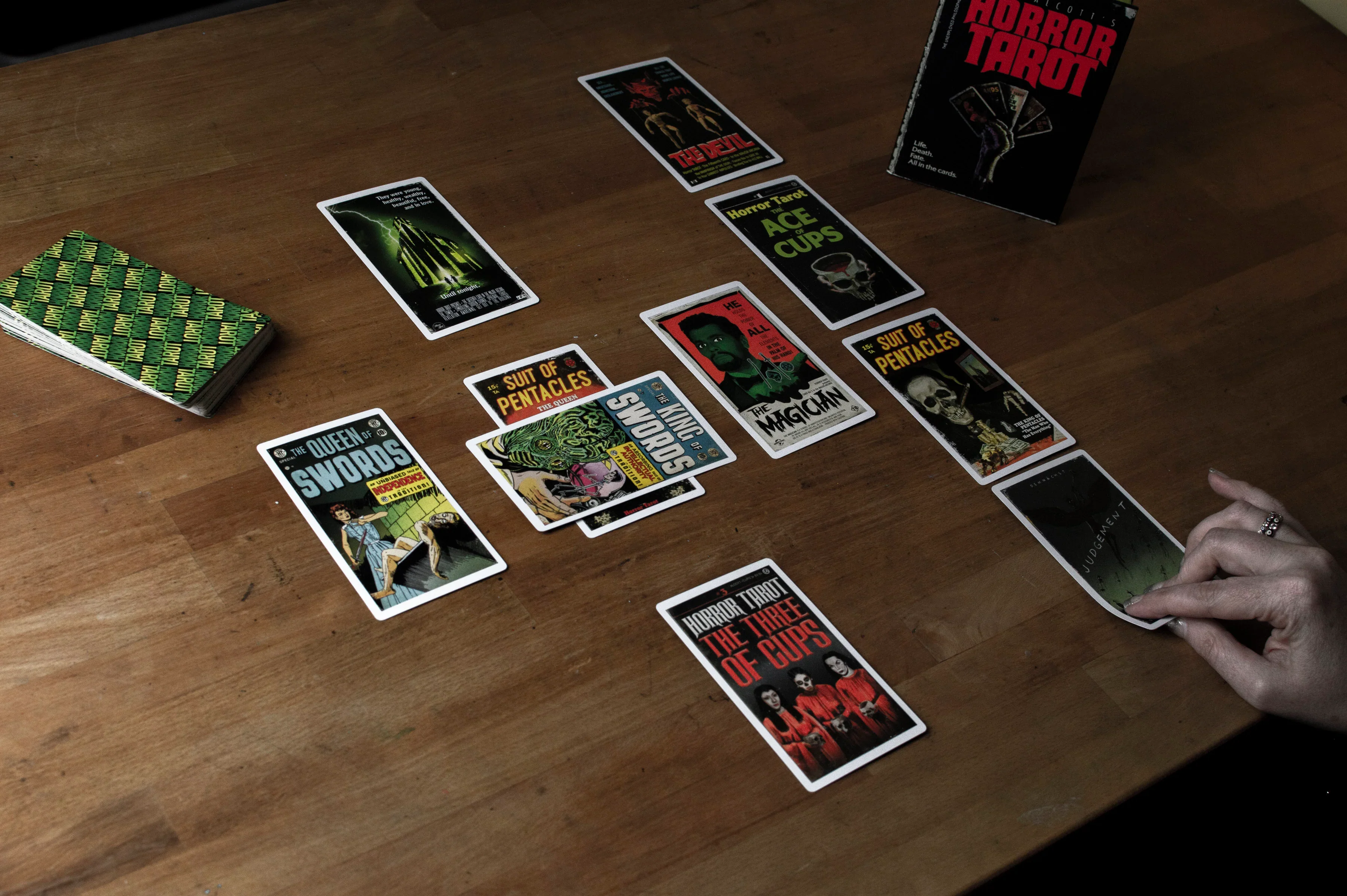 Horror Tarot Deck - Uncover the Mysteries with 78 Chilling Cards - Image 3