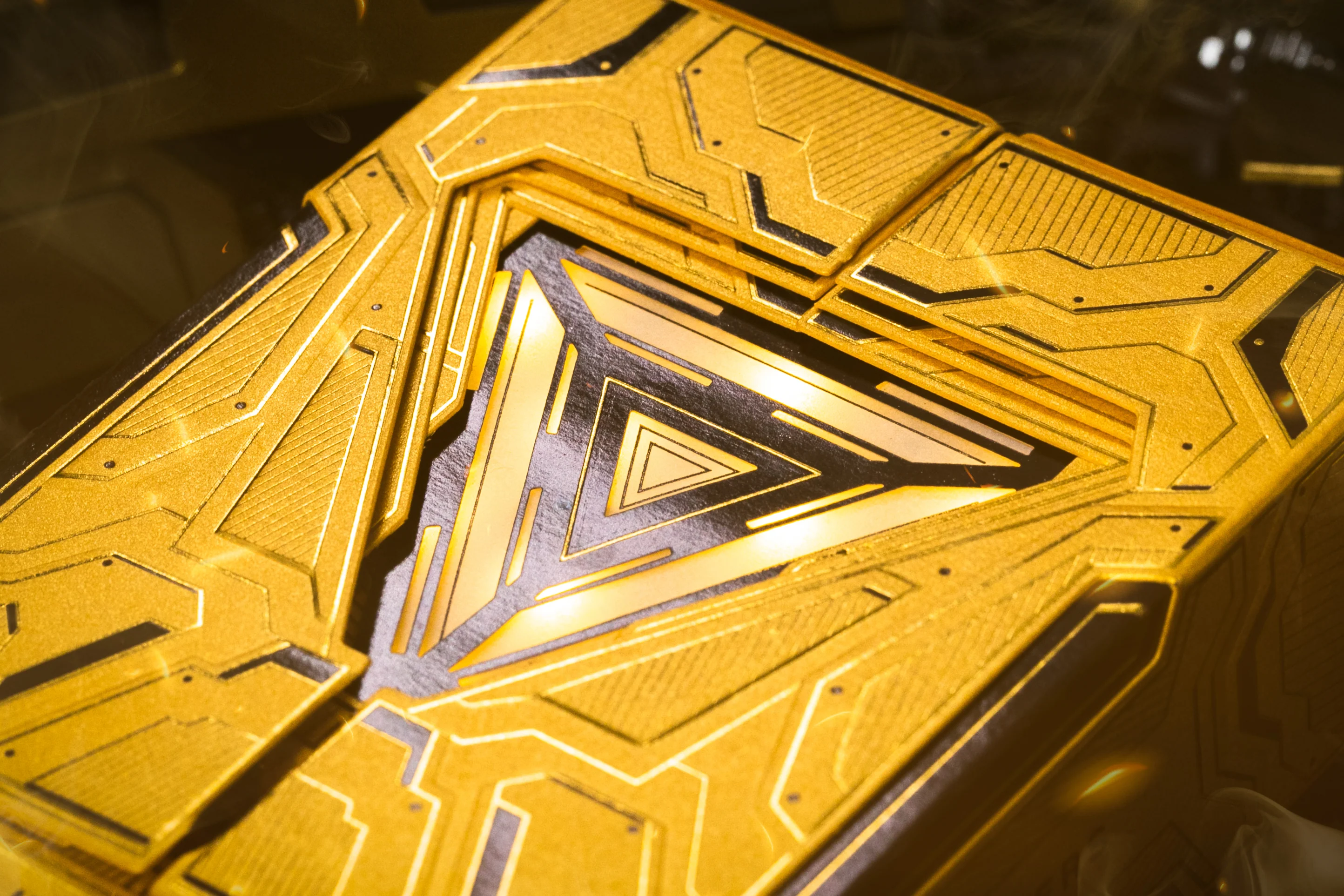 Iron Man Mark 21 Gold Playing Cards - Image 8