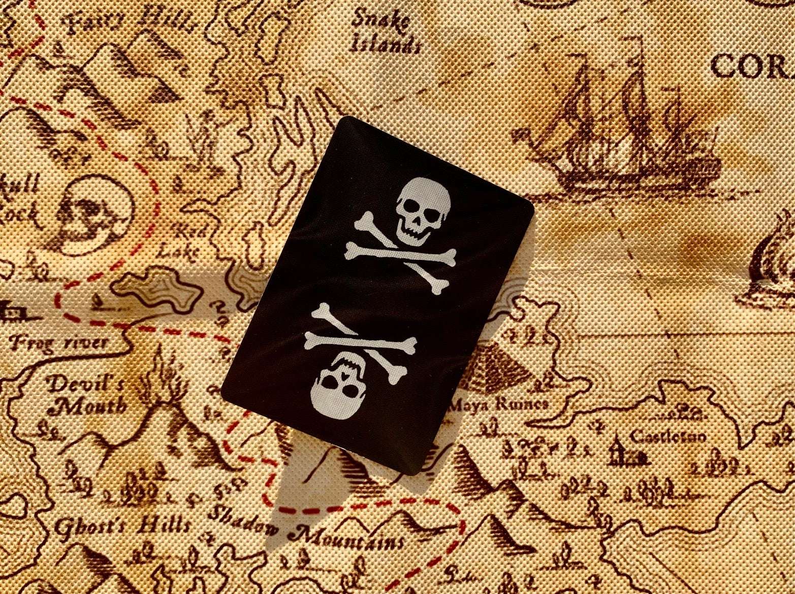 Jolly Roger Bicycle Playing Cards - Tales of Pirate Legends - Image 3