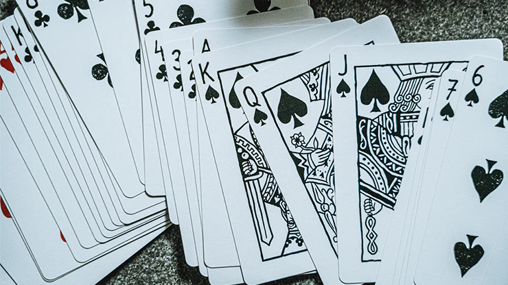 JT Crown Blue Playing Cards by Joker and the Thief - Image 4