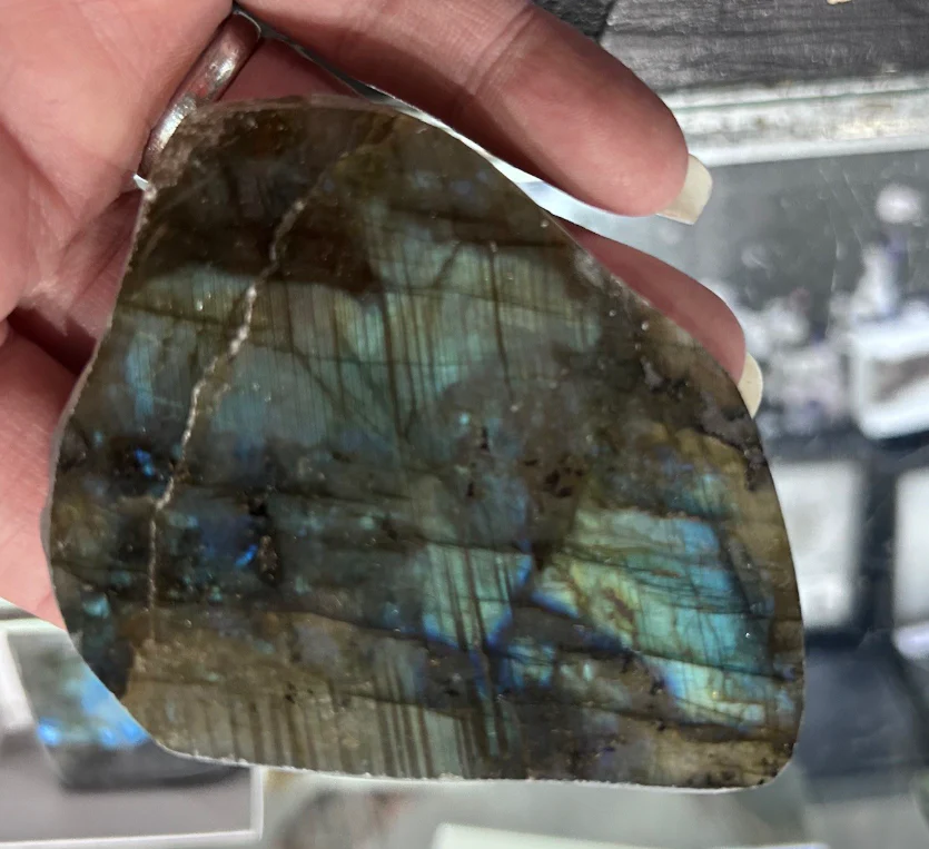 Labradorite Stone - Image 2