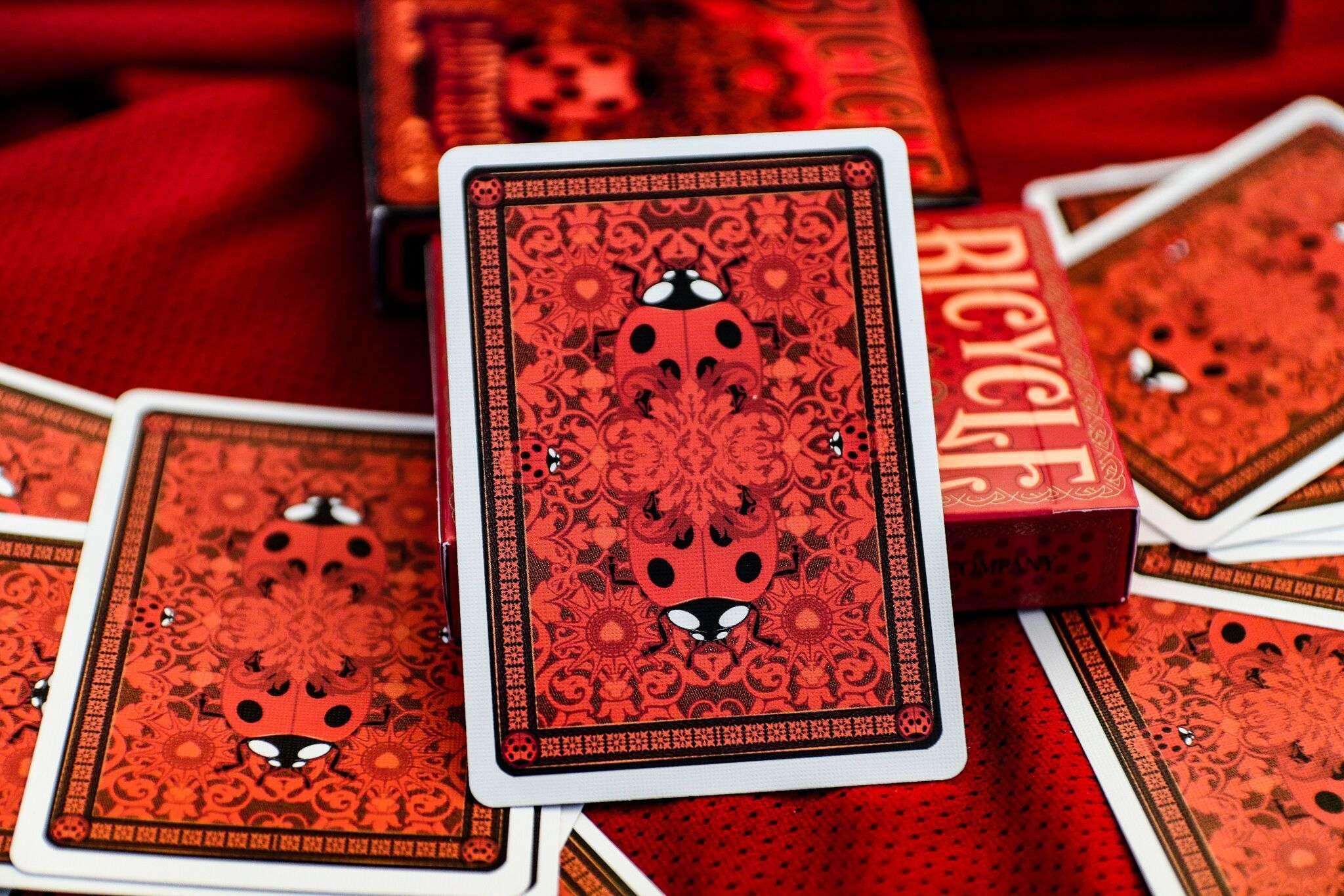 Ladybug Bicycle Gilded Playing Cards - Image 13