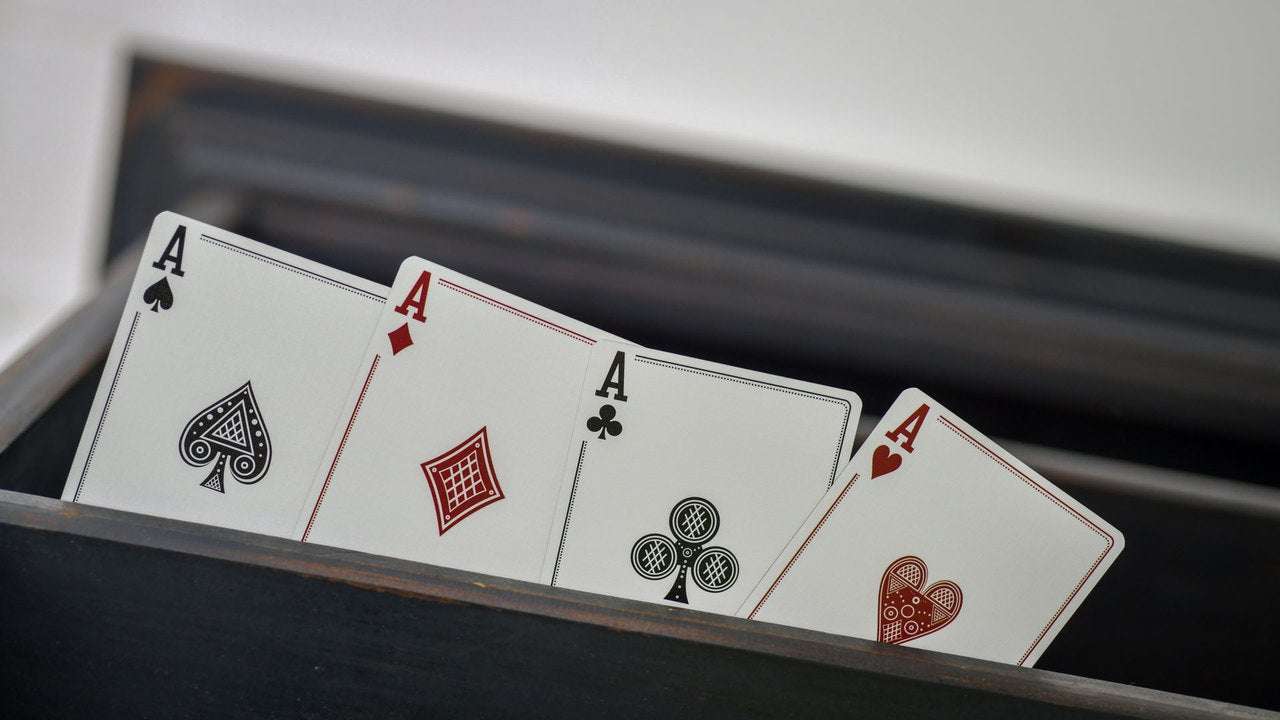 Oaknut Playing Cards Luxury 2 Deck Set - Image 5
