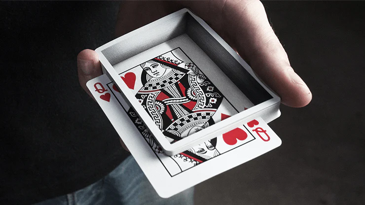 Optricks Red Animated Playing Cards - Image 3