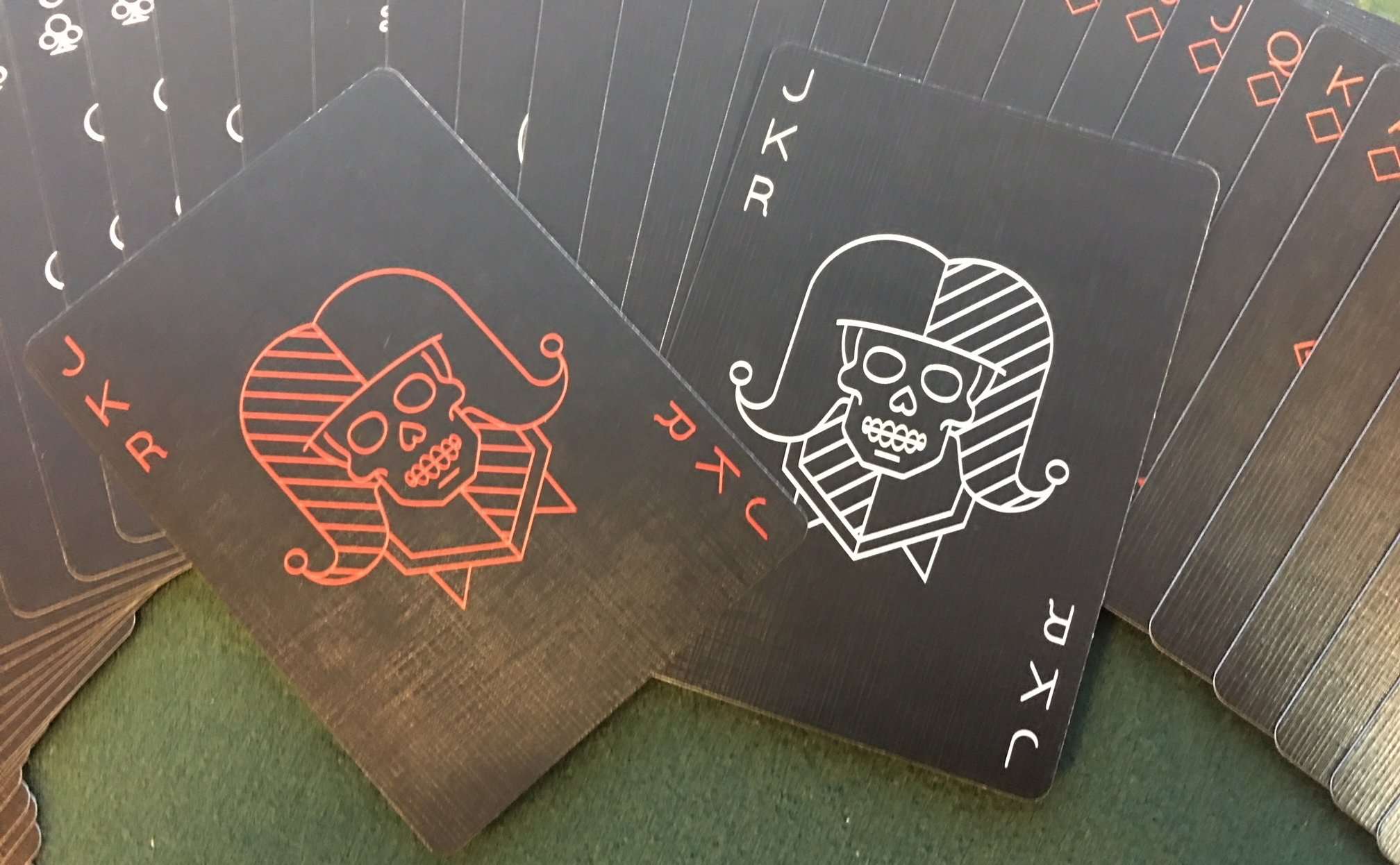 Pitch Black v2 Playing Cards Cartamundi - Image 4