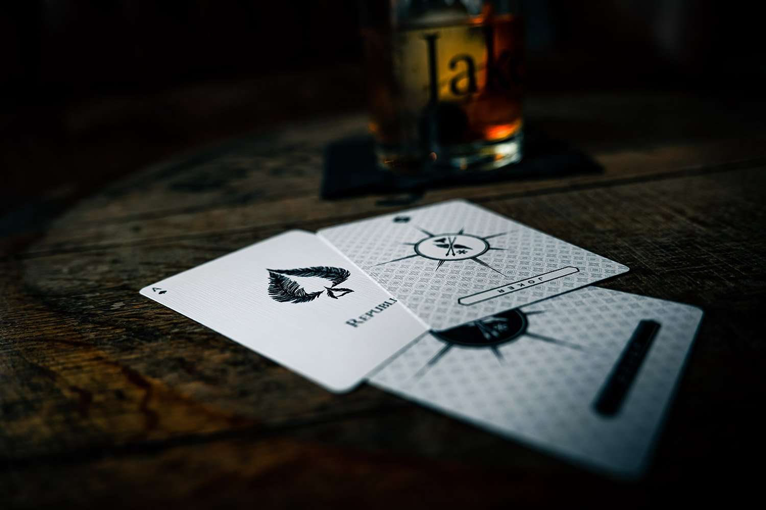 Republic No. 3 Artists Playing Cards Cartamundi - Image 2