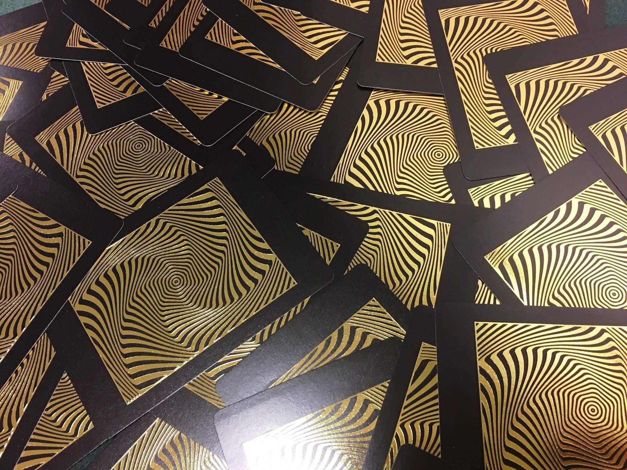 Royal Vortex Gold Foil Playing Cards Gemaco - Image 5