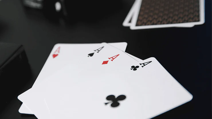 Secrets of Magic Black Gold Marked Playing Cards - Image 3