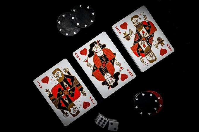 Sin City Gilded Playing Cards USPCC - Image 8