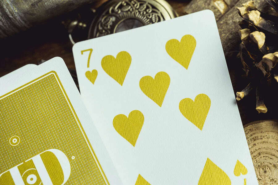 Smoke & Mirrors v9 Gold Playing Cards USPCC - Image 4
