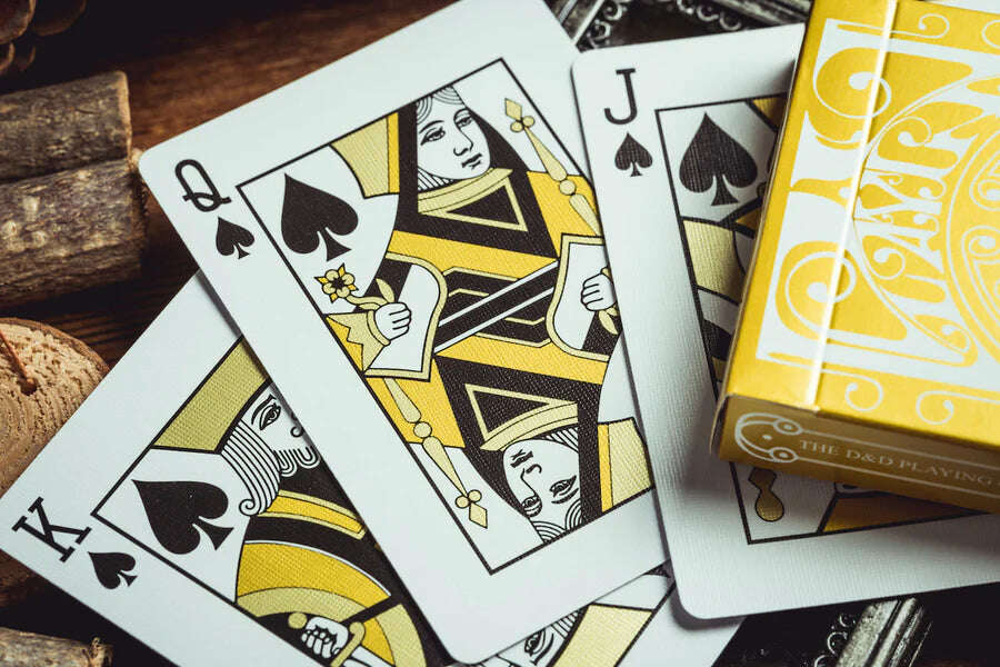 Smoke & Mirrors v9 Gold Playing Cards USPCC - Image 5