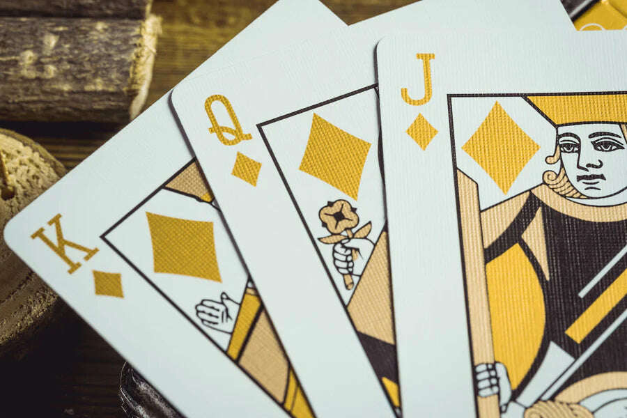 Smoke & Mirrors v9 Gold Playing Cards USPCC - Image 6