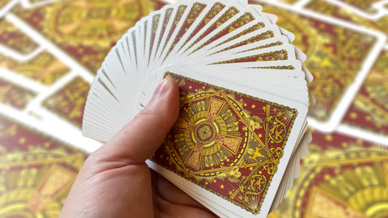 Testament Classic Antique Gold Gilded Playing Cards USPCC - Image 9