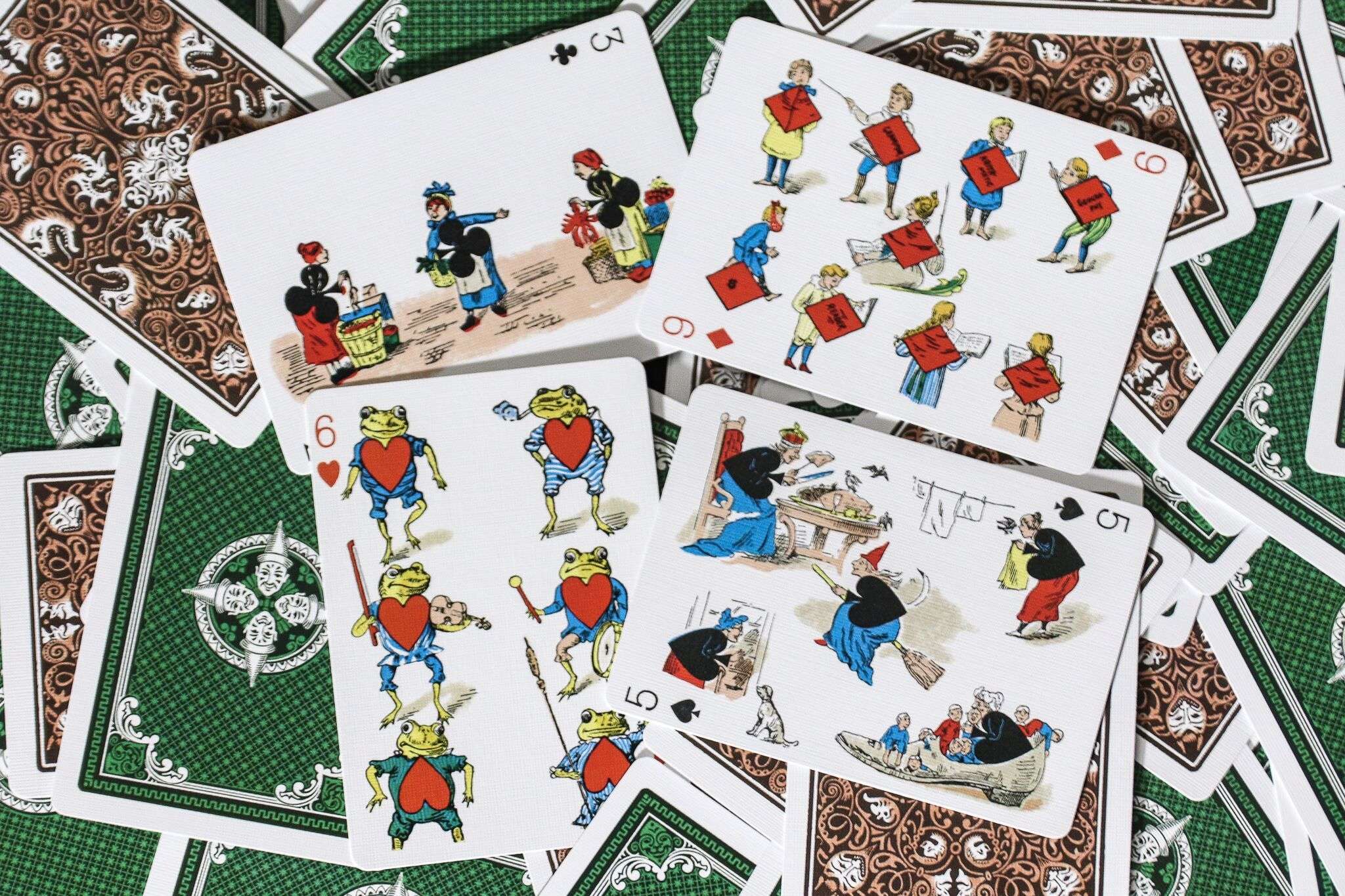 Vanity Reproduction Gilded Playing Cards USPCC - Image 7