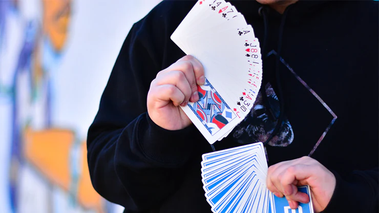 WH Classic Blue Playing Cards USPCC - Image 2