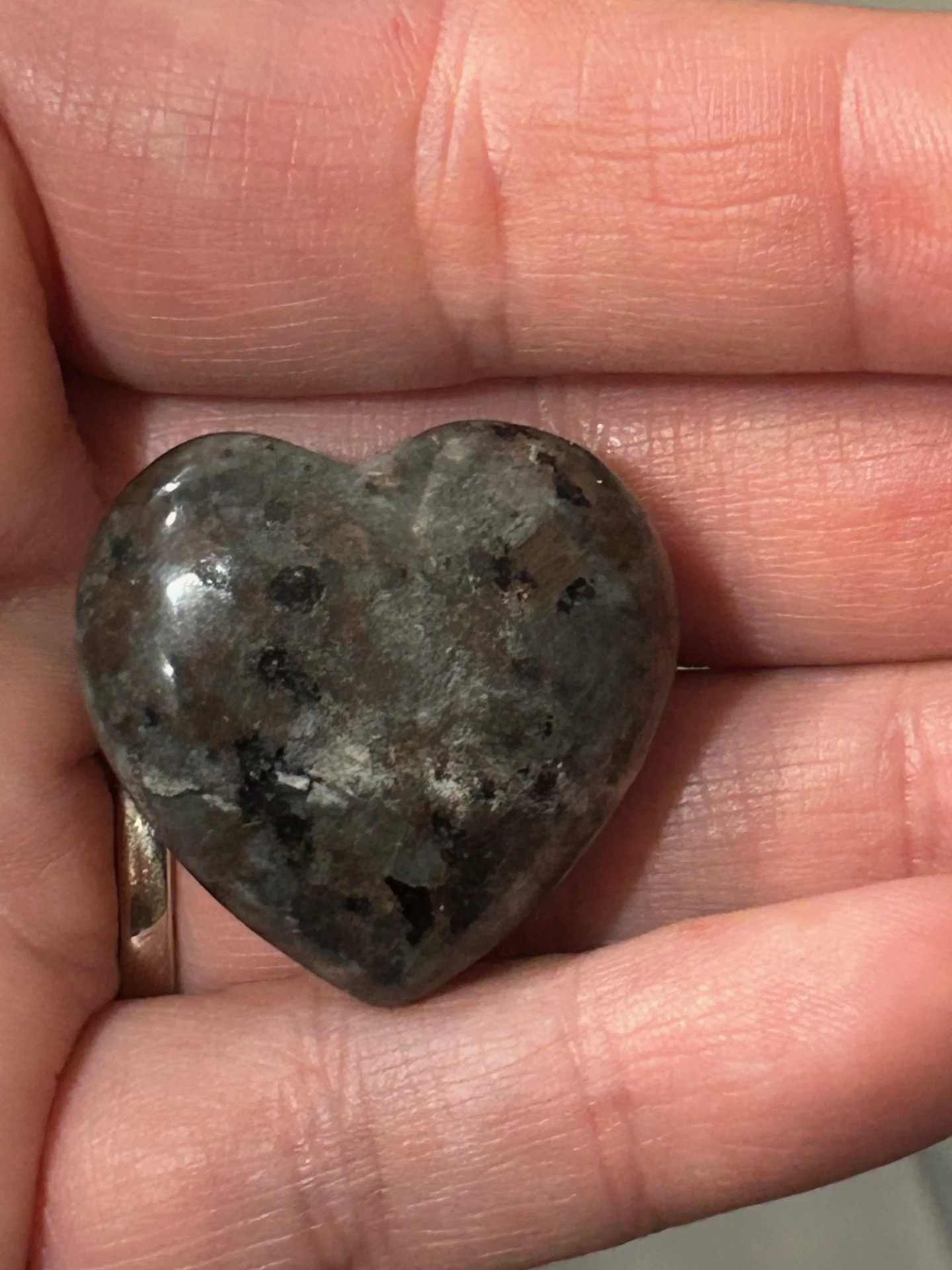 Yooperlite (Syenite with Sodalite) Heart Stone - Image 3
